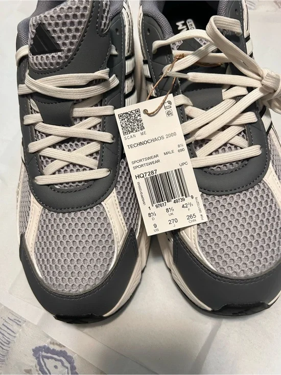 adidas Technochaos 2000 Gray and White Men's Athletic Shoes