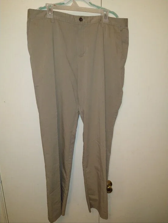 Adidas Golf Straight Leg Chino Pants Men's sz 38x33. Tag size is 38x34,