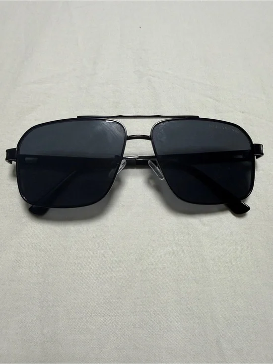 Classic Black Aviator-Style Sunglasses