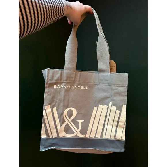 NWT Barnes Noble Canvas Tote‎ Bag Ampersand Book Stack Graphic