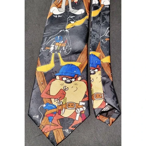 Black Looney Tunes Mania Construction Theme Mens Necktie Vintage 55in x 3.75in