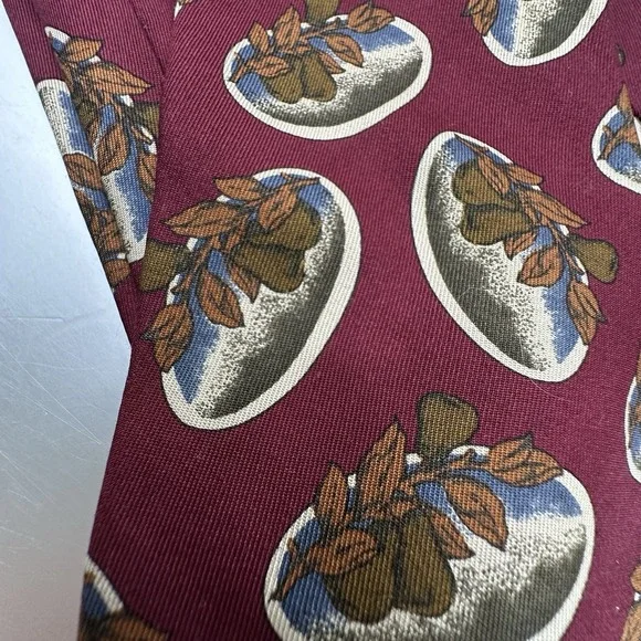 Vintage Claiborne Burgundy Novelty‎ Tie Autumn Acorn Pattern