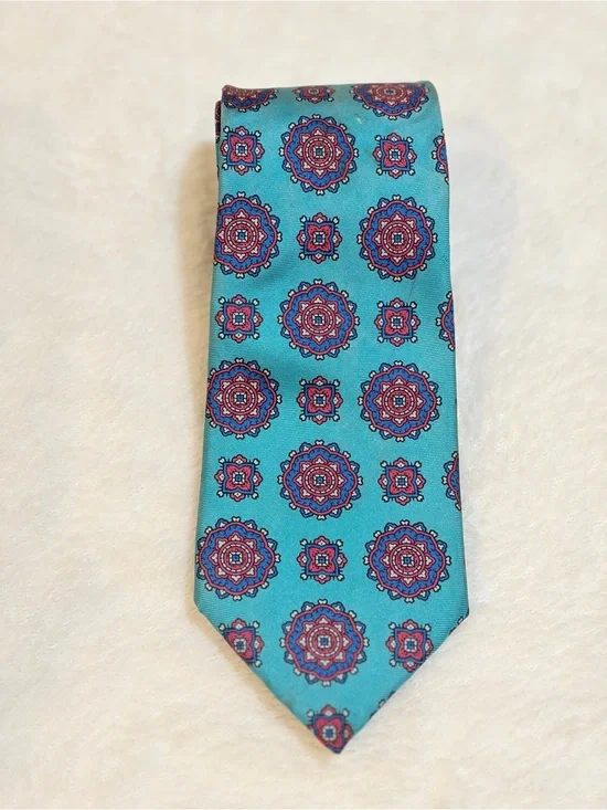 Boston Clipper‎ Teal Medallion Pattern Men's Silk Tie
