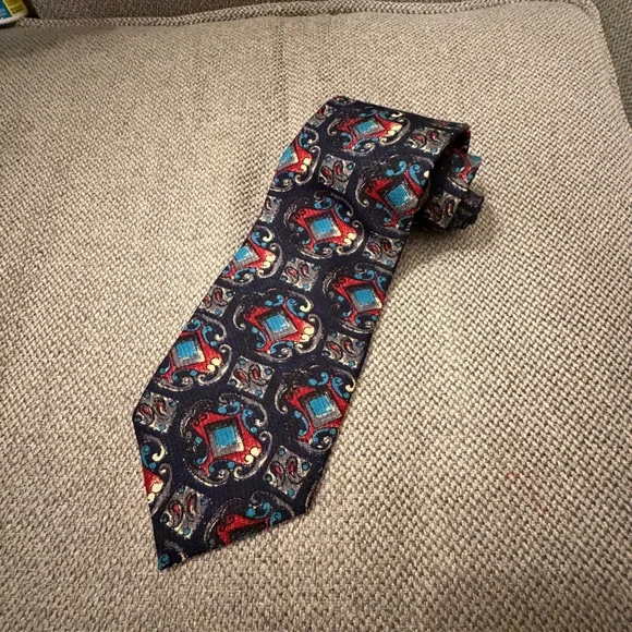 Oscar de la Renta Navy and Red Patterned Tie