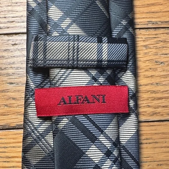 Alfani gold and black plaid tie with tie clip