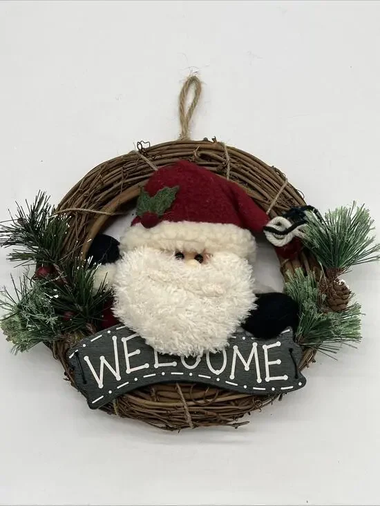 8” Welcome Santa Wreath – Wood & Plush Mixed Media