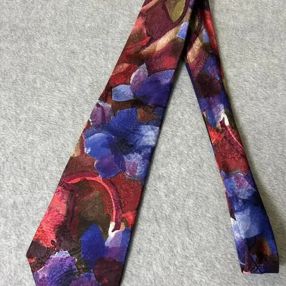 Surrey multicoloured‎ tie with abstract design