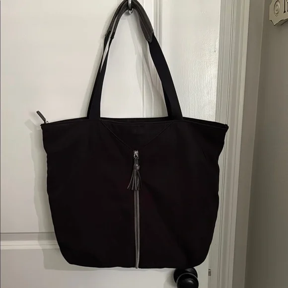Stella & Dot Black Tote with Vertical Zipper