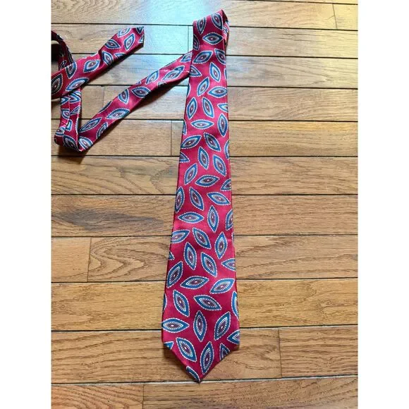 Vintage Manhattan Silk Tie Red Blue Geometric Leaf Medallion Made in USA Retro