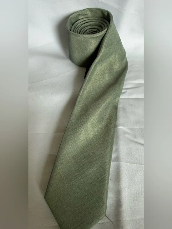 BBB 100% Silk Classic Solid Olive Green Men's Tie 50 x 2