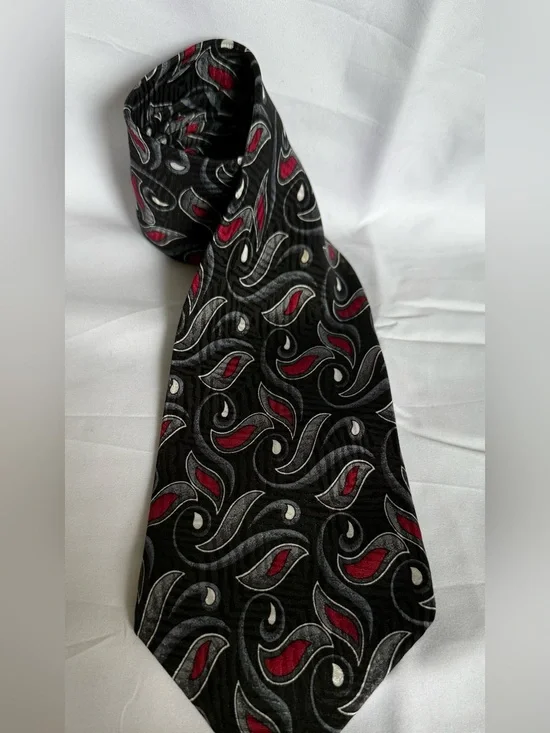 Vittorio Avanti Men’s Black Tie with Red and Gray Swirl Pattern - Silk - 58’ x 4