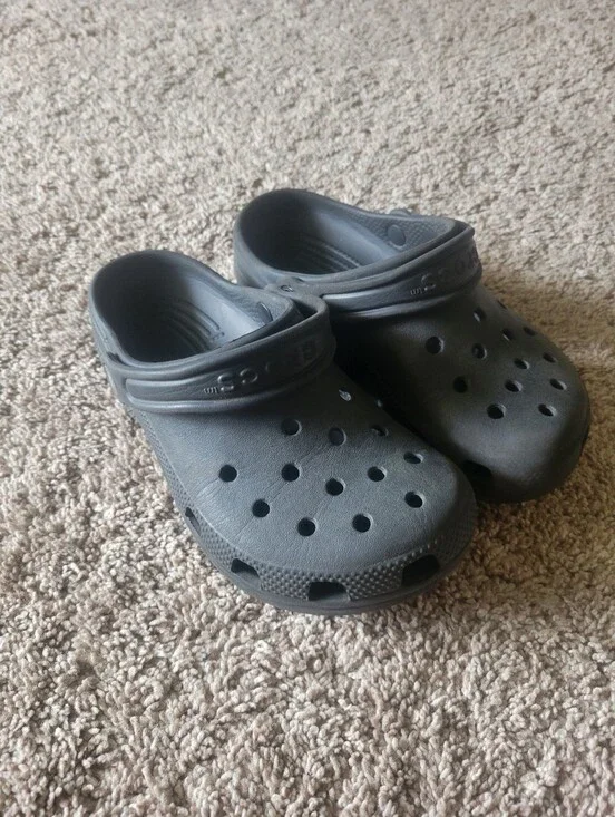 Crocs Clog Youth Size J2 Used