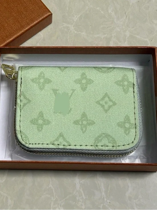 New women’s green fashion wallet