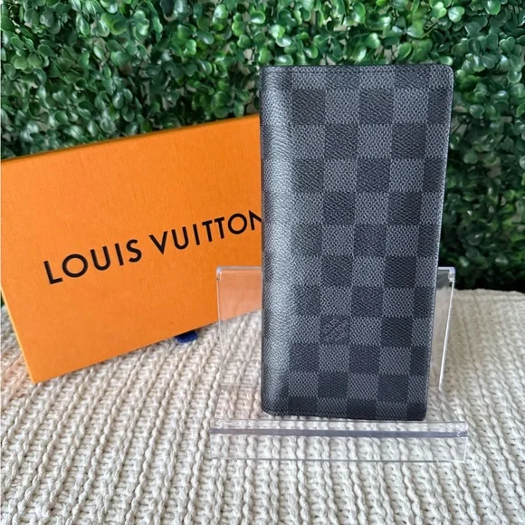 Louis Vuitton Damier Graphite Brazza Wallet Authentic Full Giftable Set