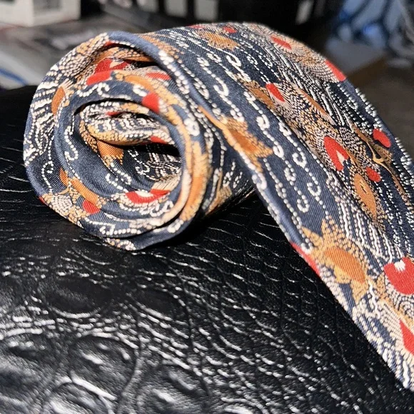 Ysl‎ tie