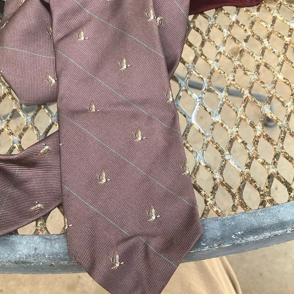 FINAL MARKDOWN Handcrafted vintage tie