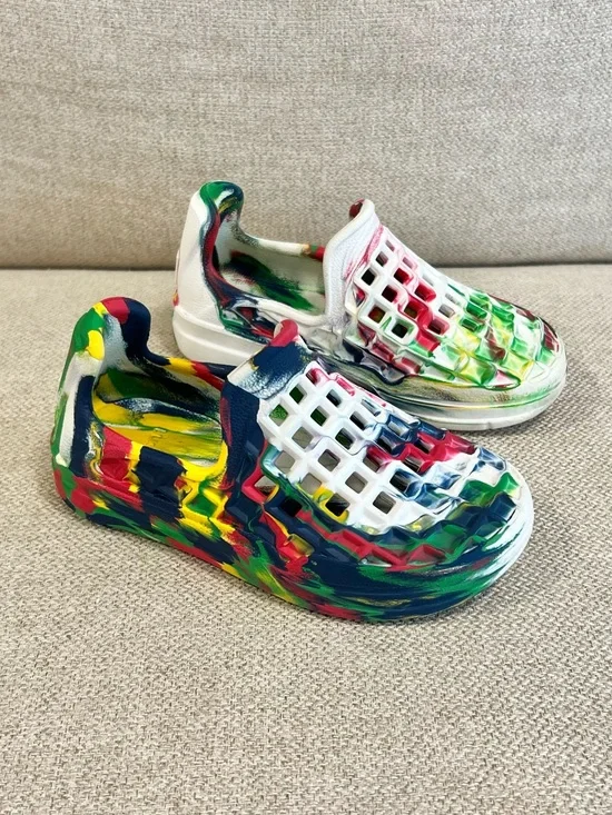 Lusso Cloud Kids Size 11 Primary Swirl Slip On Clogs EUC
