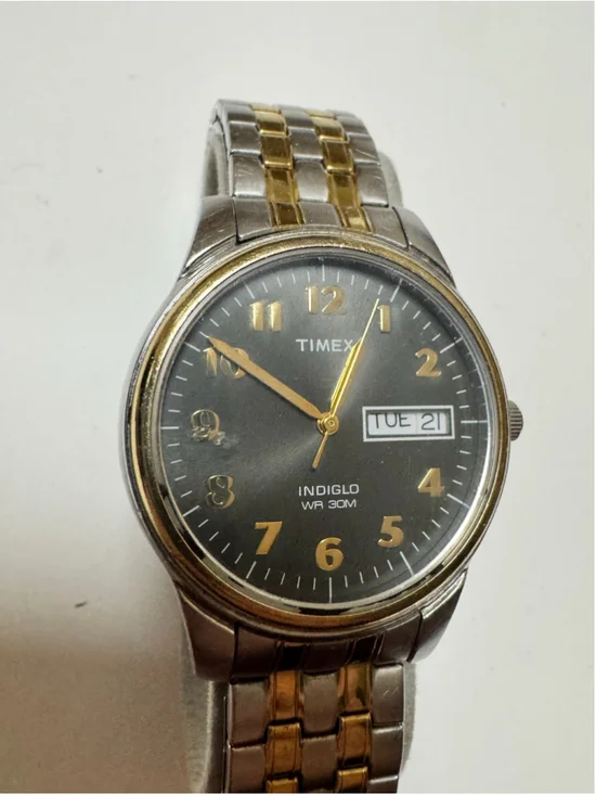 Timex Indiglo Men’s Stainless Steel Back Water Resistant 30M Black Dial 35mm