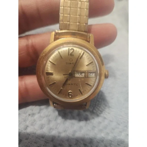 Vintage‎ 1970s Timex Q Men's Quartz Watch 97860 06477 (Not Working)