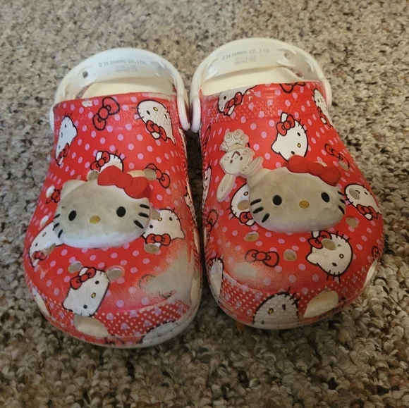 CROCS San Rio Hello Kitty Sandals with‎ Playful Design Size J4