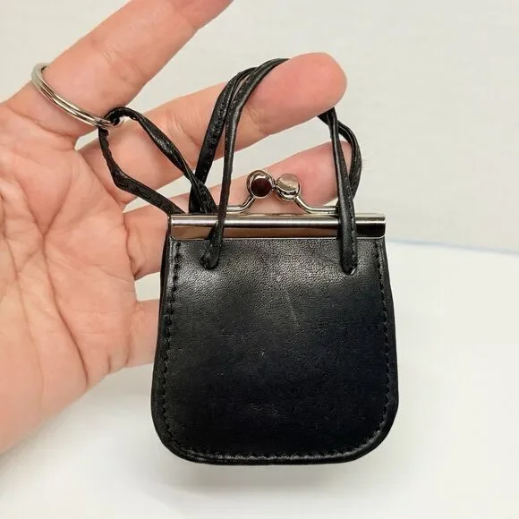 Vintage Wilson’s Black Leather Mini Coin Purse With Kisslock Closure & Keychain