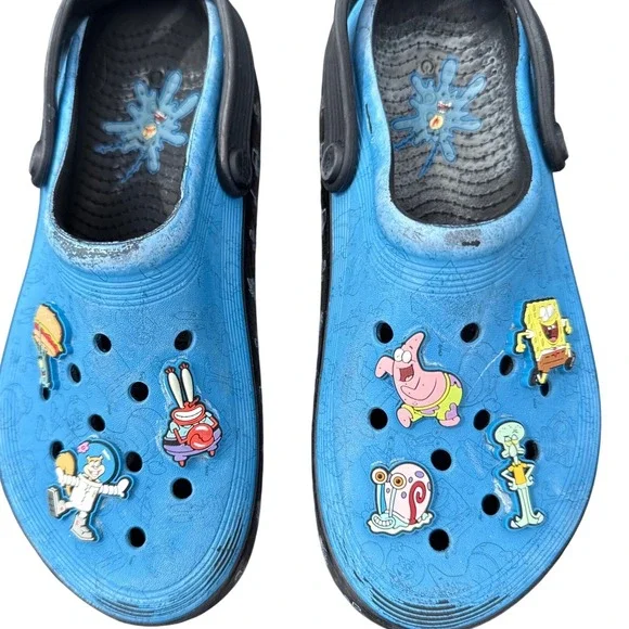 Crocs SpongeBob SquarePants Clogs Blue Black‎ Junior Size J5 Jibbitz Charms