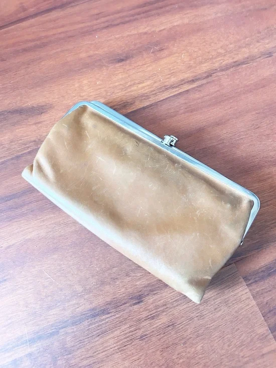 Hobo Lauren Leather Clutch Tan Brown Wallet