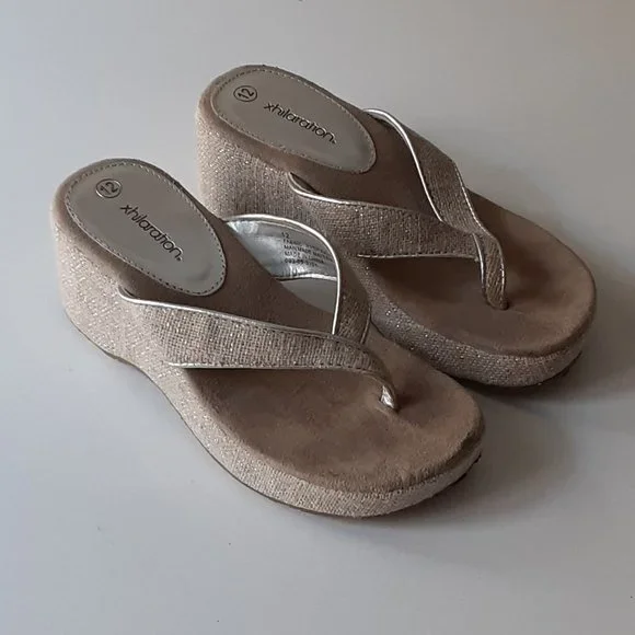 Xhiliration little girls platform sandals  sz 12