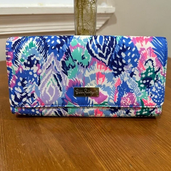 Lilly Pulitzer Colorful Patterned Travel Wallet