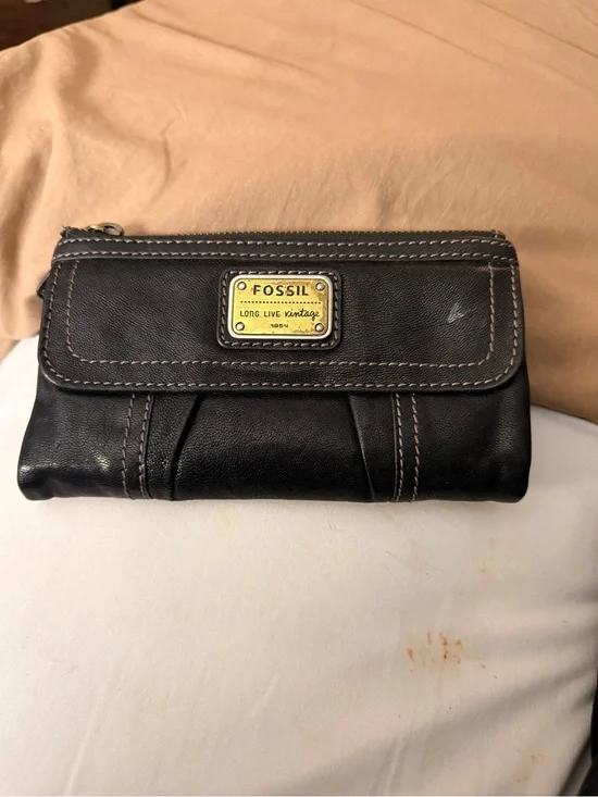Fossil Black Leather Wallet with Gold Logo Plate
