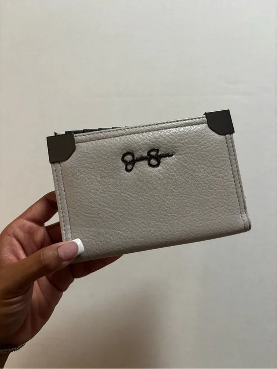 Jessica Simpson Gray Leather Card Wallet with Gunmetal Corners