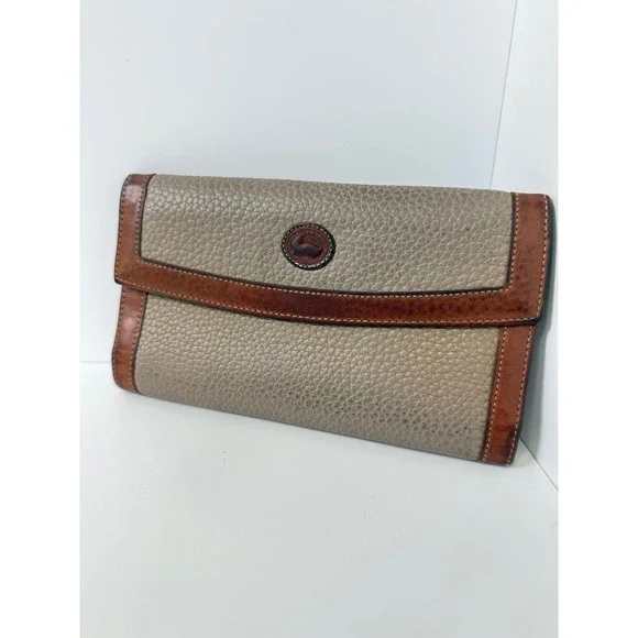Dooney & Bourke Trifold Wallet Womens OS Taupe Brown Leather Vintage Duck Logo