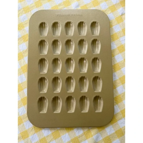Williams Sonoma Mini Madeleine Pan Goldtouch Pro