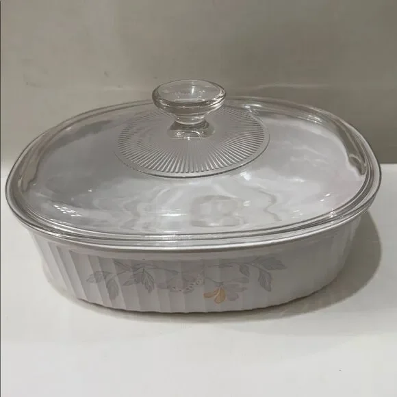 Corningware Pink Trio Ribbed White Ceramic Dish & Lid 1.8 Liter 9 1/2 X 7 1/2