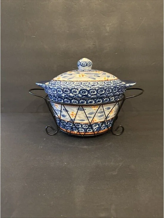 Temptations By Tara Old World Blue 2.5 Qt Round Covered Casserole W Metal Stand