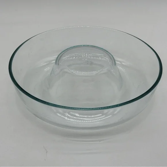 Vintage PYREX‎ Glass Bundt Cake Pan 10