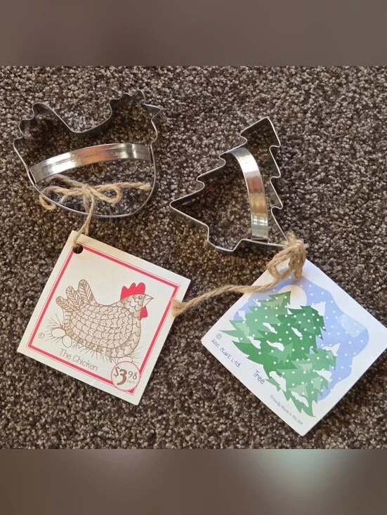 ANN CLARK Lot of 2 Cookie Cutters T