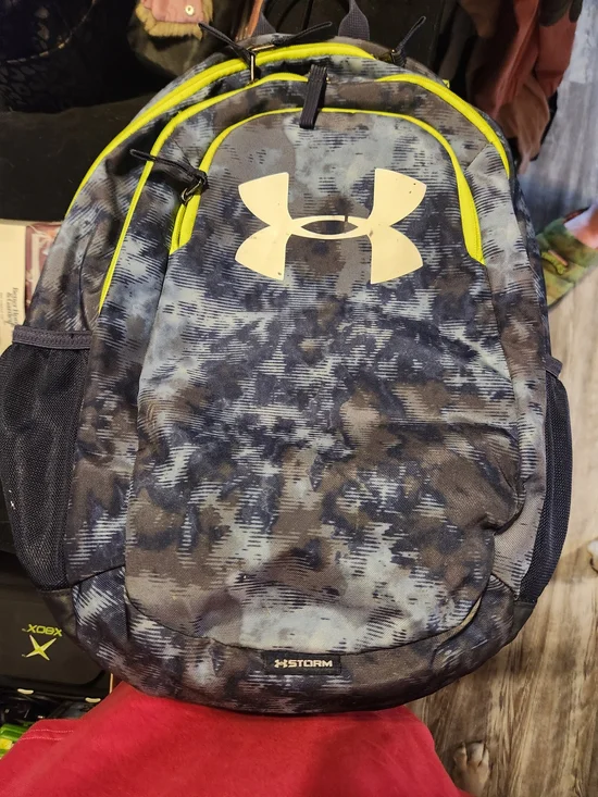 Under Armour Men’s Navy Camo Backpack with Lime Trim