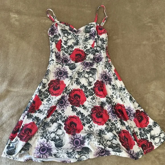 Hot Topic White Rose and Skull Skater Dress
