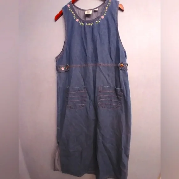 Alfred Angelo Denim Dress Embroidered Floral Sleeveless Pockets Cottagecore‎