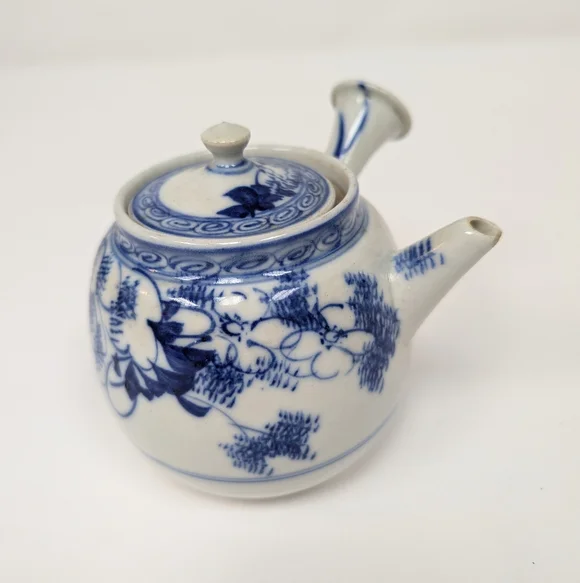 Antique 19th Century Meiji Period Japanese Kyusu With Strainer Blue White Floral