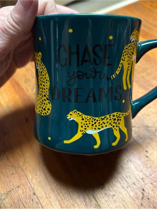 Teal Ceramic Mug with Yellow Cheetah Design - Chase Your Dreams