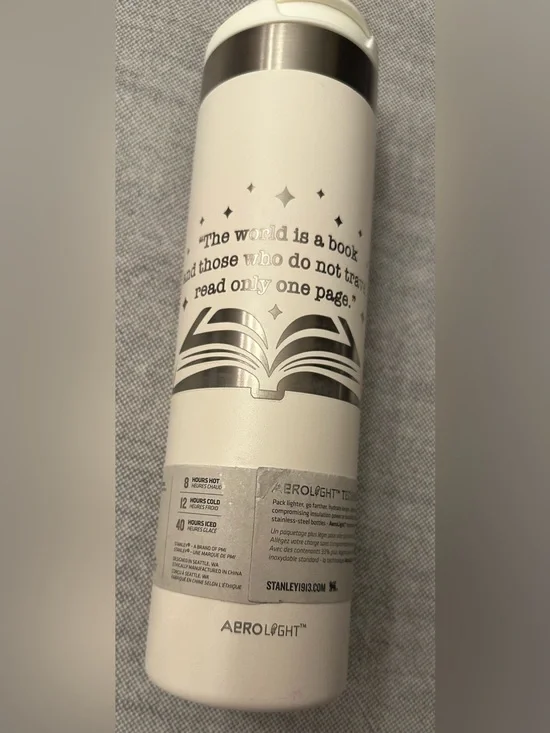 BNWT- Stanley off-white- Insulated 20oz. Transit Bottle w/Book Graphic/Quote