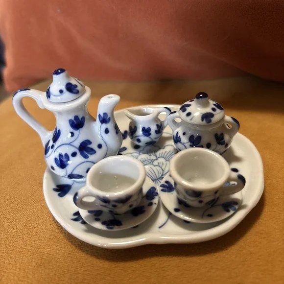 Vtg 10 pc. Miniature Doll Tea Set, Porcelain Blue & White Flowers on 4