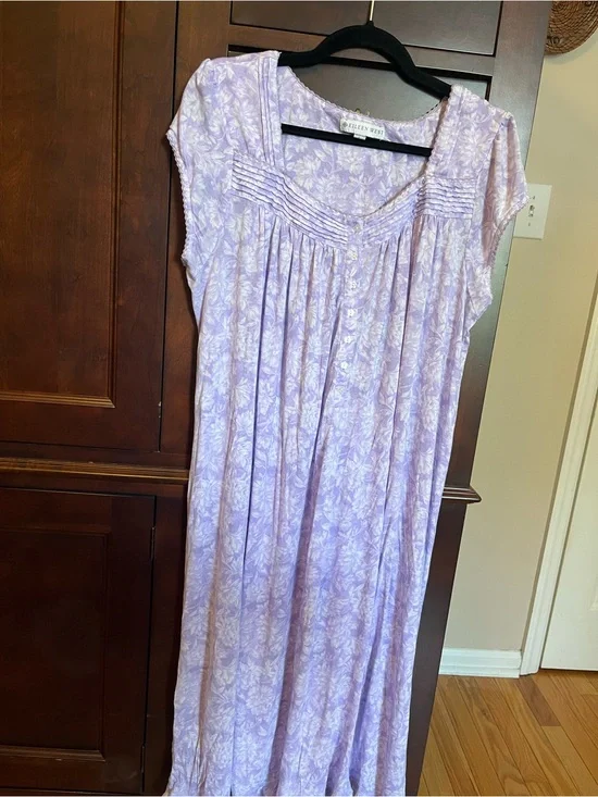 Eileen West Lilac Floral  Nightgown Large