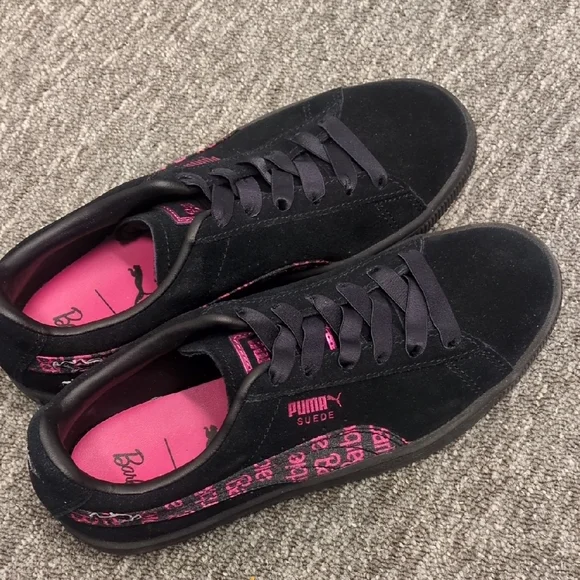 PUMA Girl's Black & Pink Barbie‎ Suede Classic Low Top Shoes Size 4.5