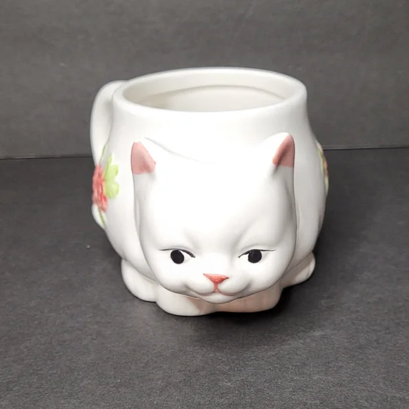 Cute Kitty & Roses Tea Cup with Tea Bag Pocket