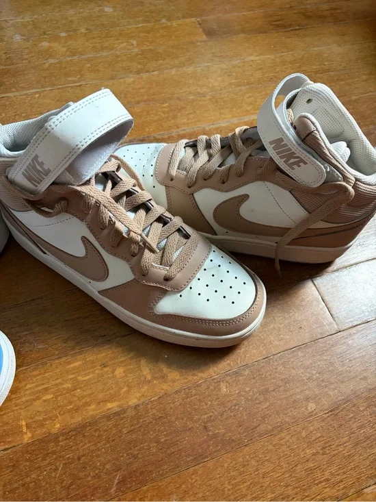 Nike High-Top Sneakers in White and Beige/Tan