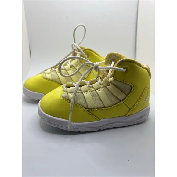 Nike Jordan Max Aura 'Dynamic Yellow' US SIZE 7C AQ9250-701 Shoes Citron EUC