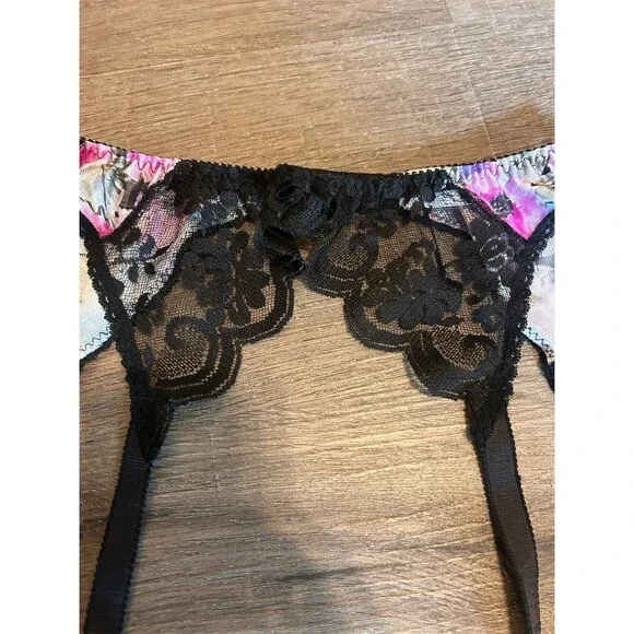 Maidenform Chantilly Garter Belt Womens Size M Black Floral Lace Vintage